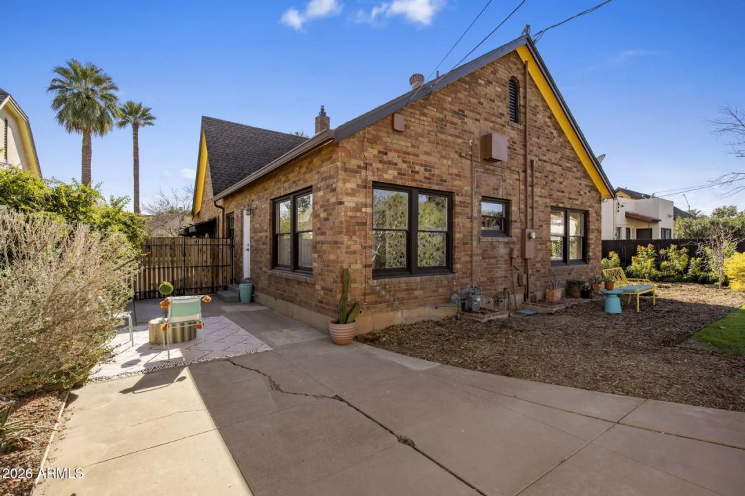 Real Estate Picture 25