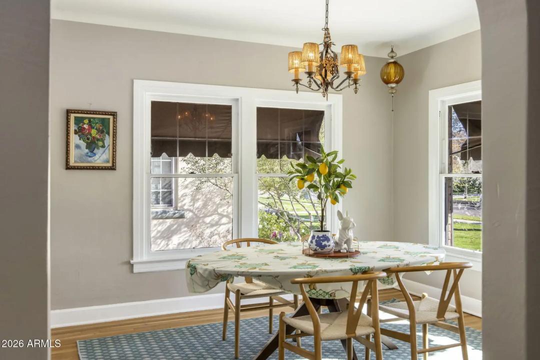 Real Estate Picture 8