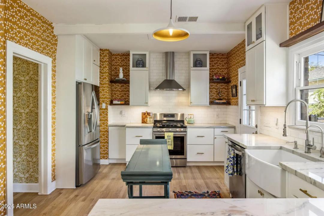 Real Estate Picture 13