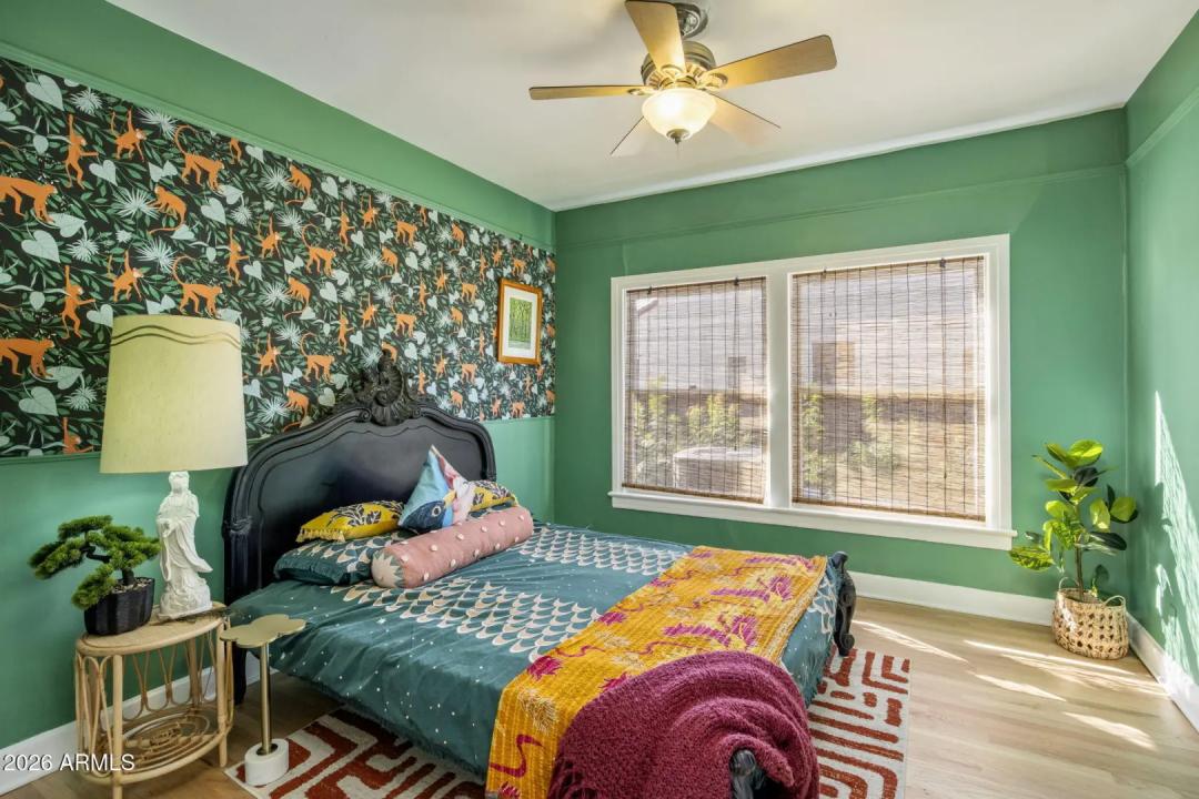 Real Estate Picture 18