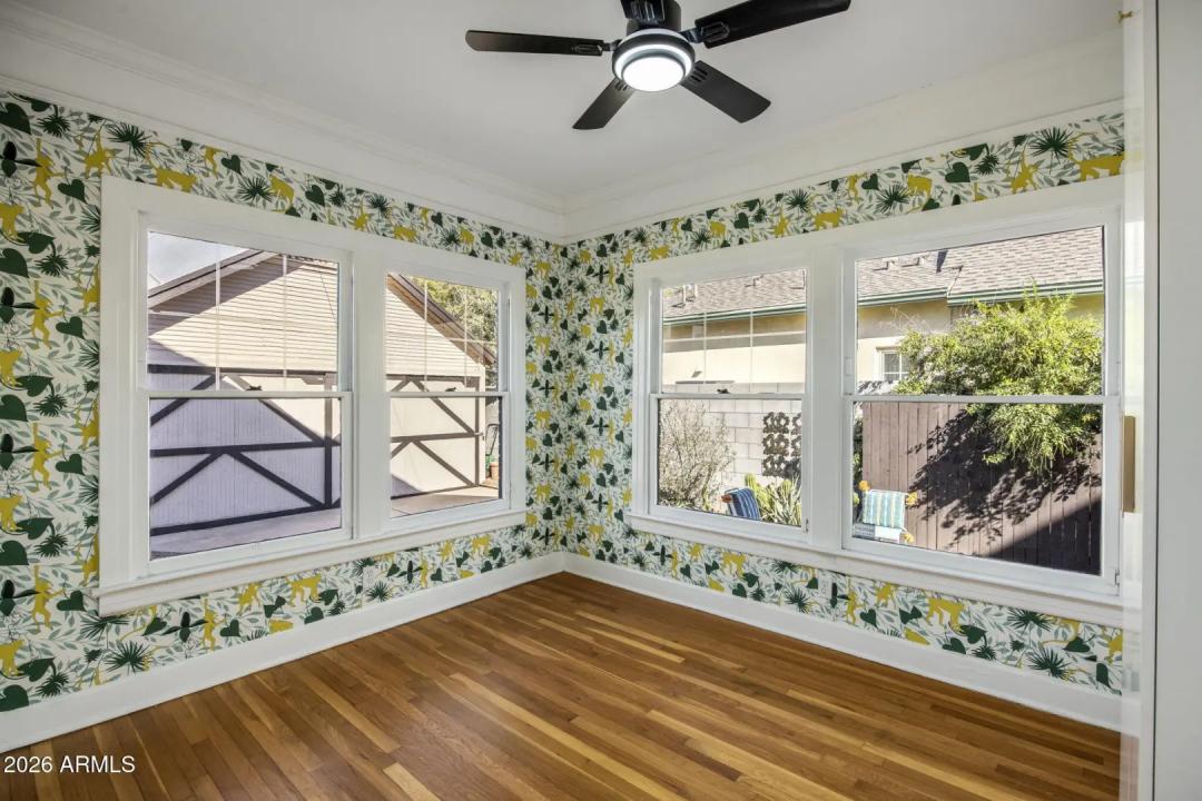 Real Estate Picture 22