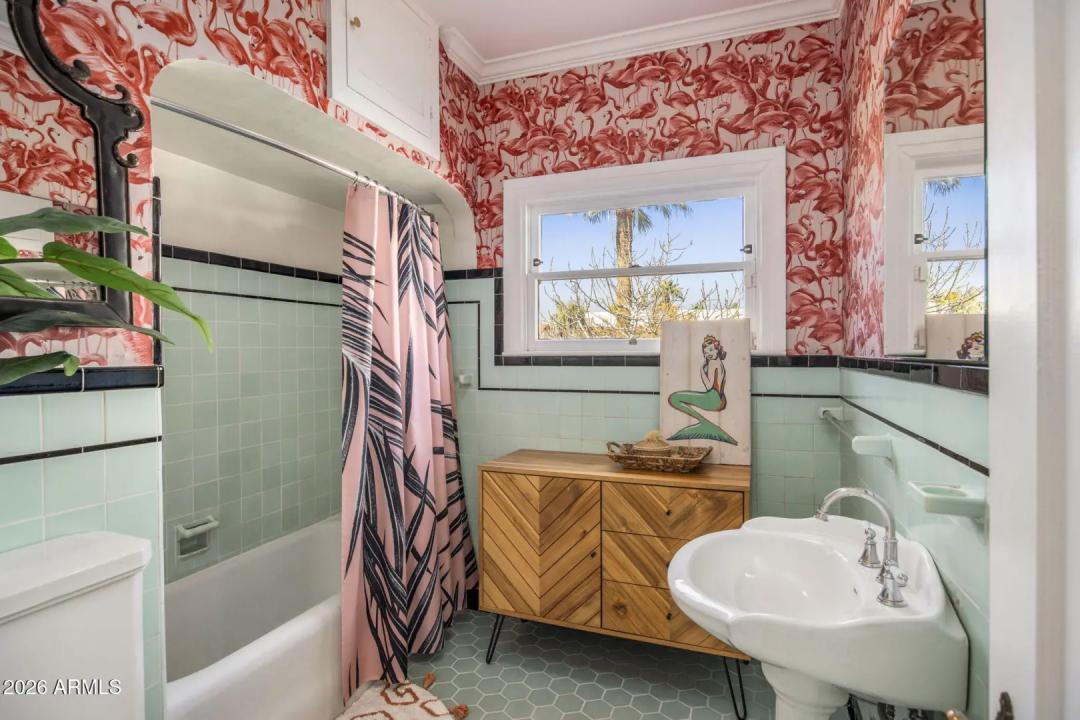 Real Estate Picture 21