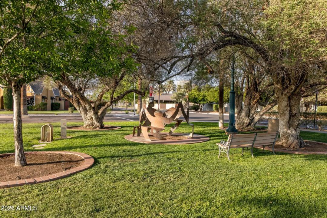 Real Estate Picture 28