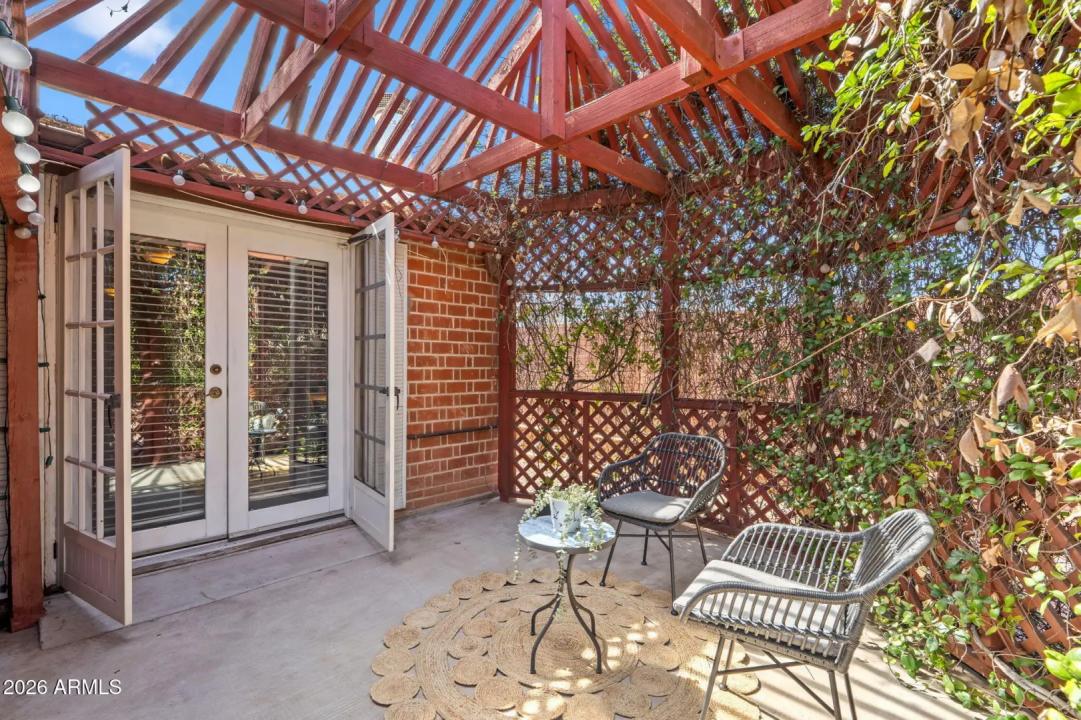 Real Estate Picture 33