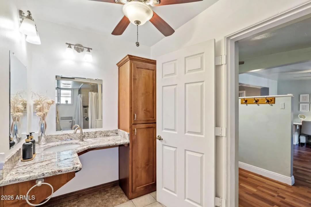 Real Estate Picture 24