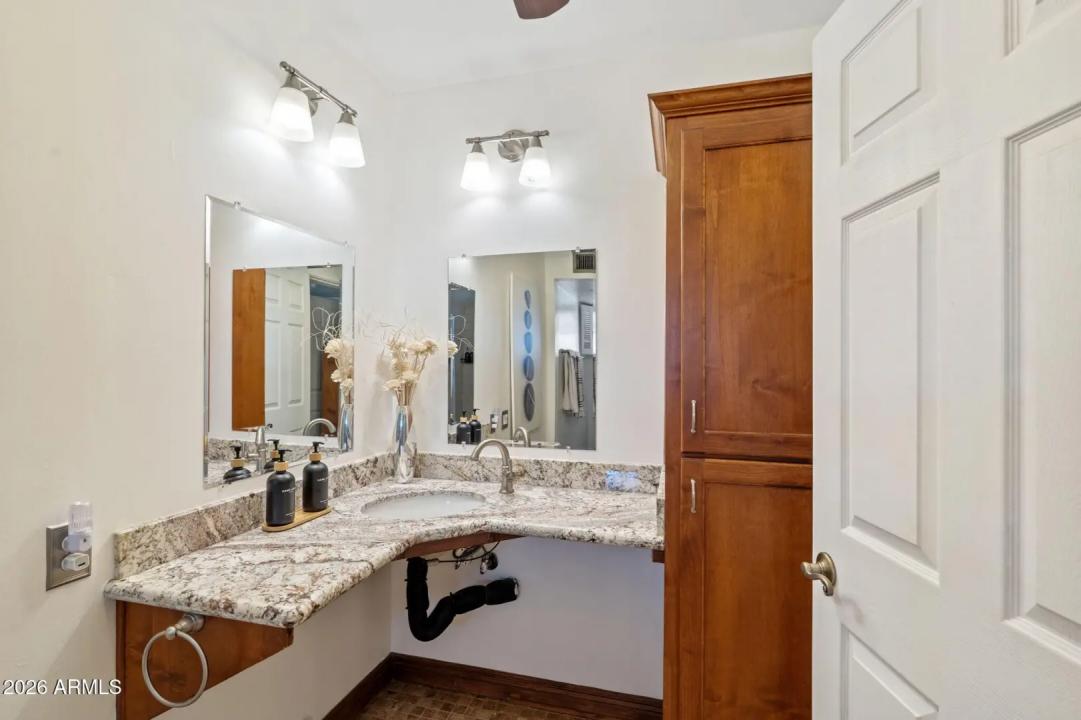 Real Estate Picture 25