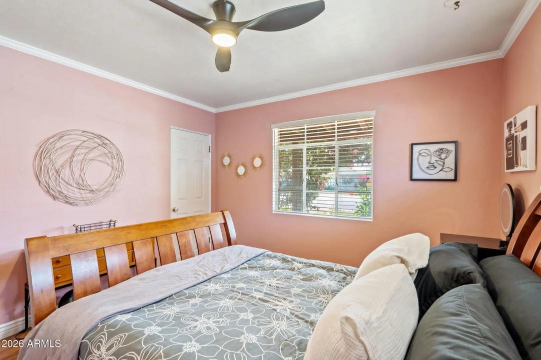 Real Estate Picture 30