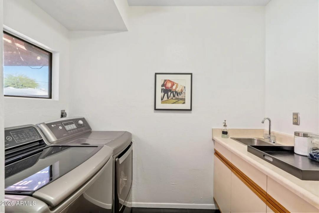 Real Estate Picture 17