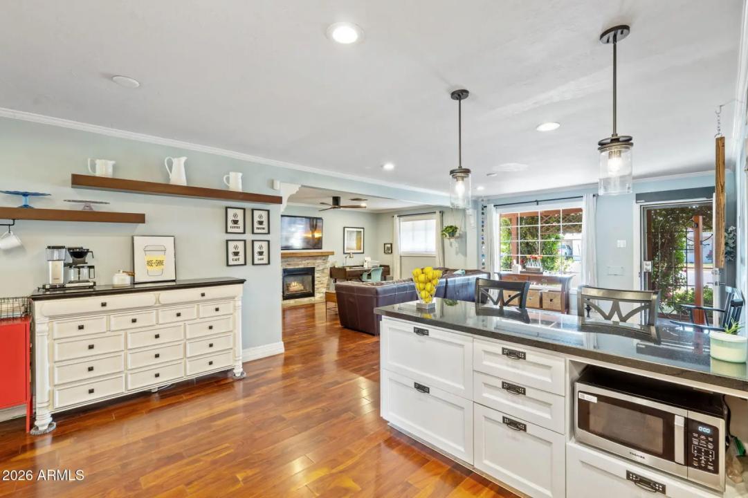 Real Estate Picture 10