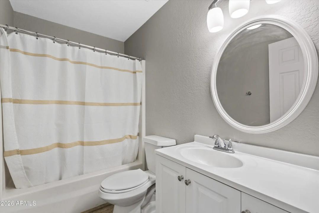 Real Estate Picture 14