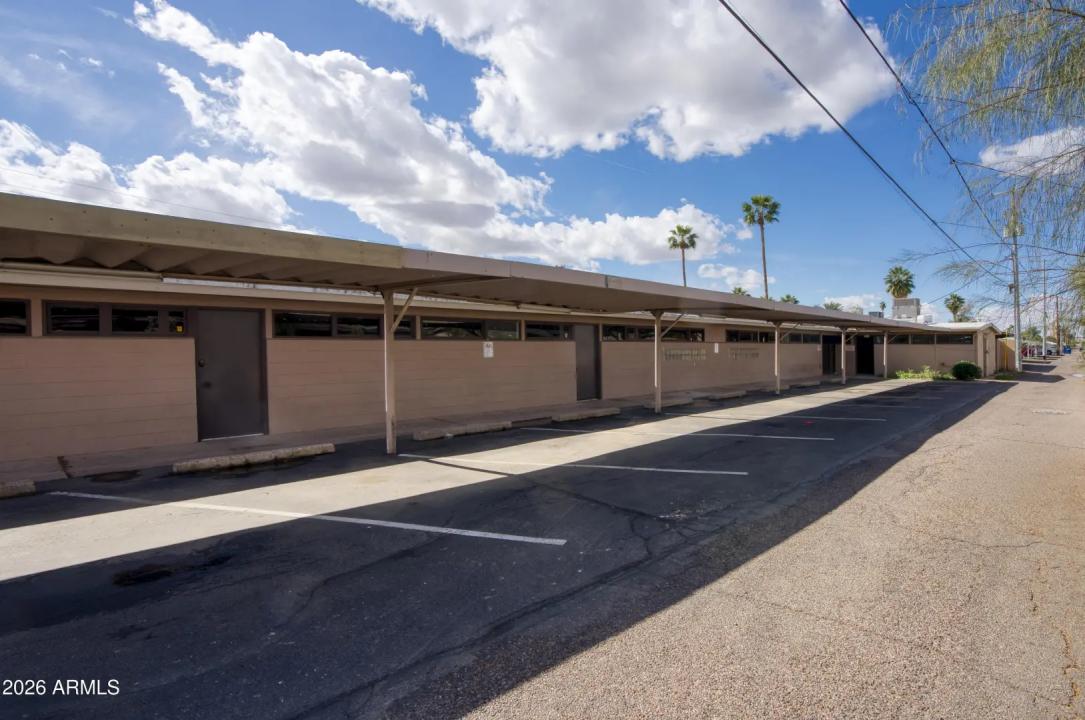 Real Estate Picture 3