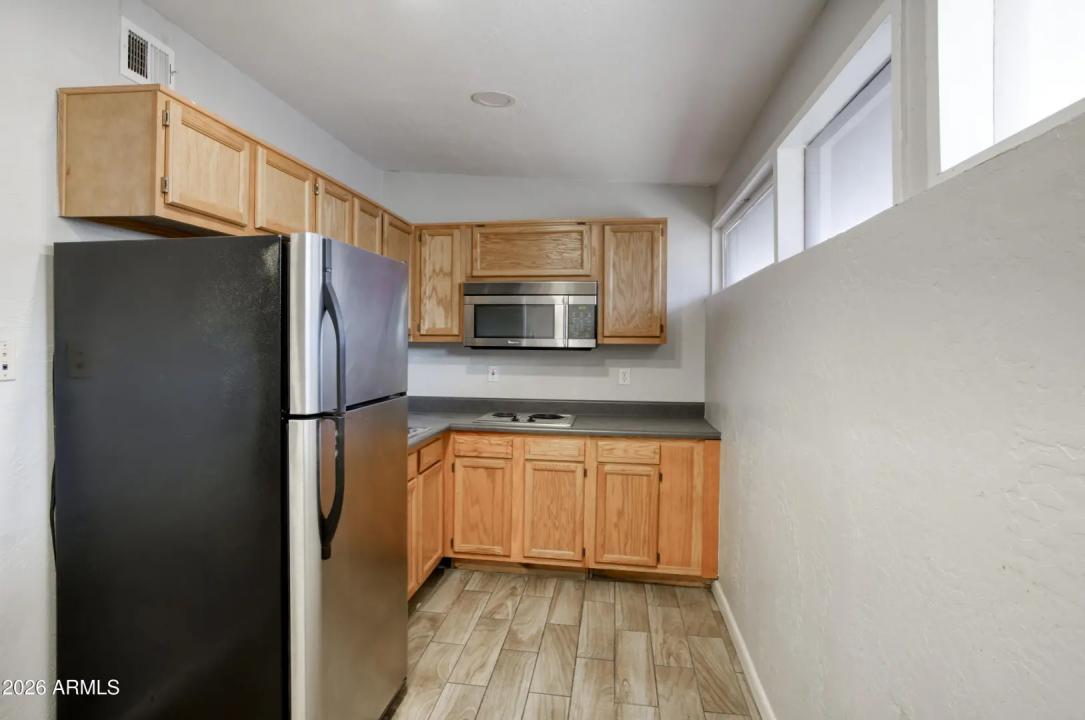 Real Estate Picture 10