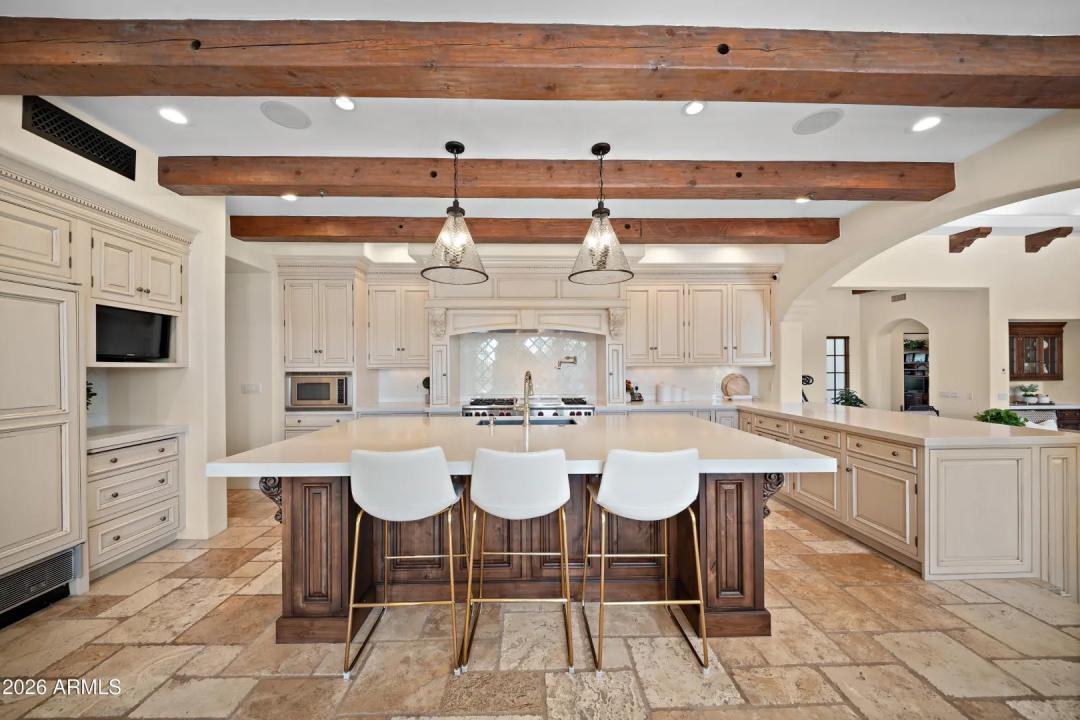 Real Estate Picture 16