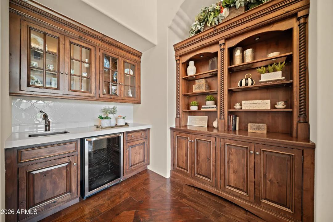 Real Estate Picture 50