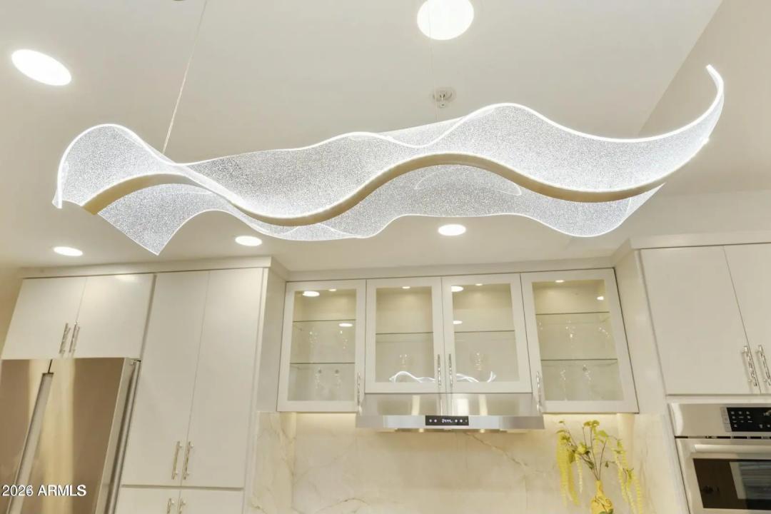 Real Estate Picture 9