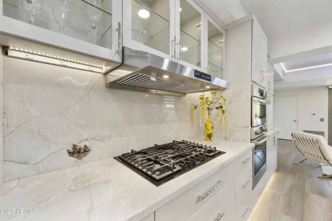 Real Estate Picture 5