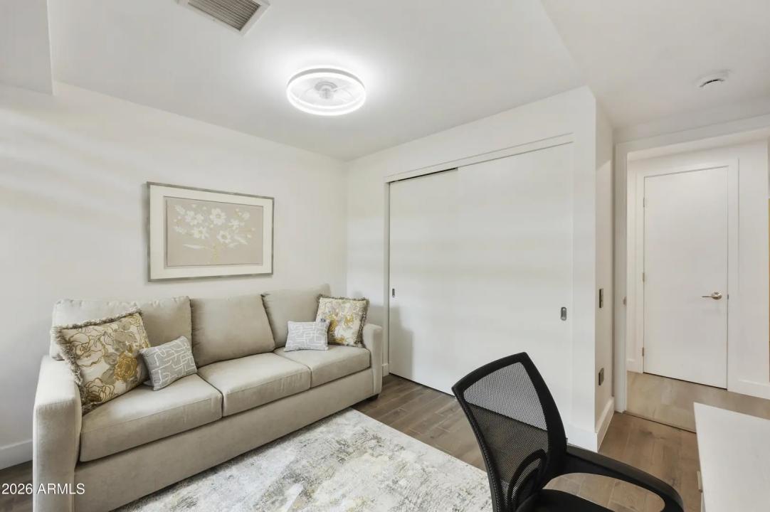 Real Estate Picture 22