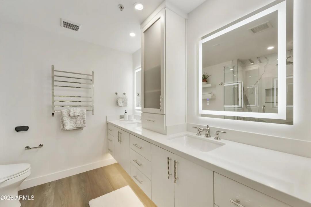 Real Estate Picture 24