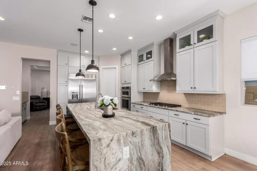 Real Estate Picture 6