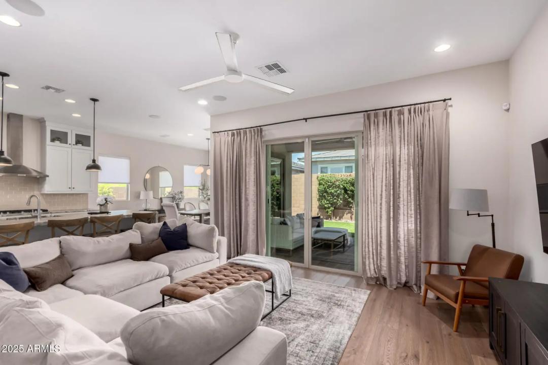 Real Estate Picture 10