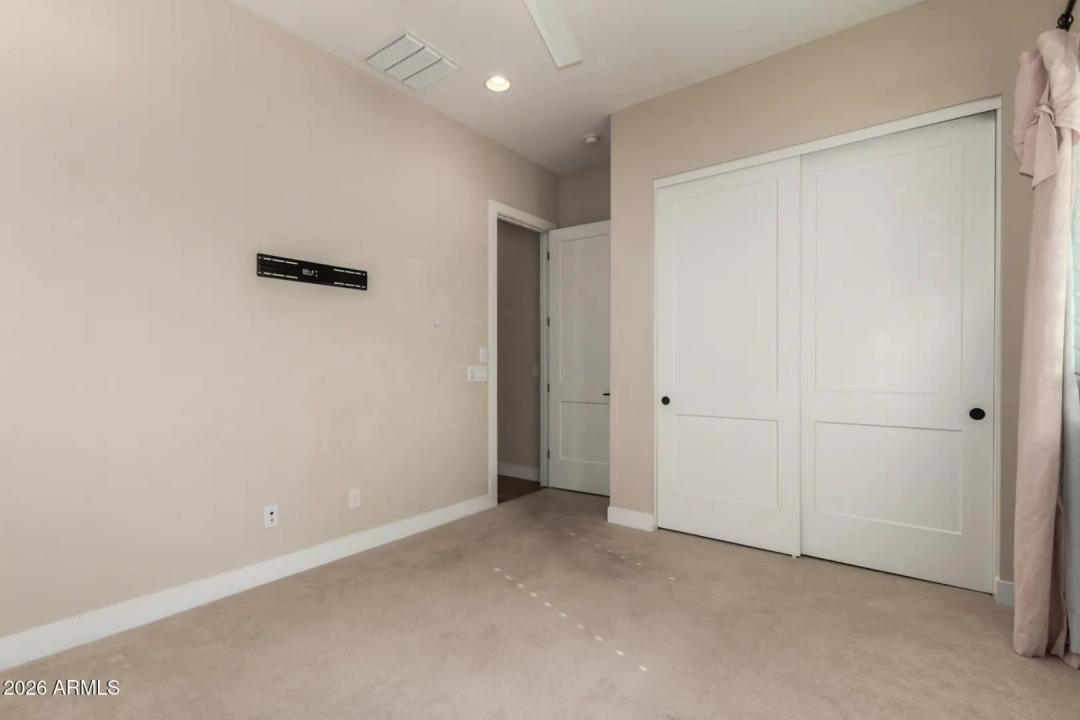 Real Estate Picture 22