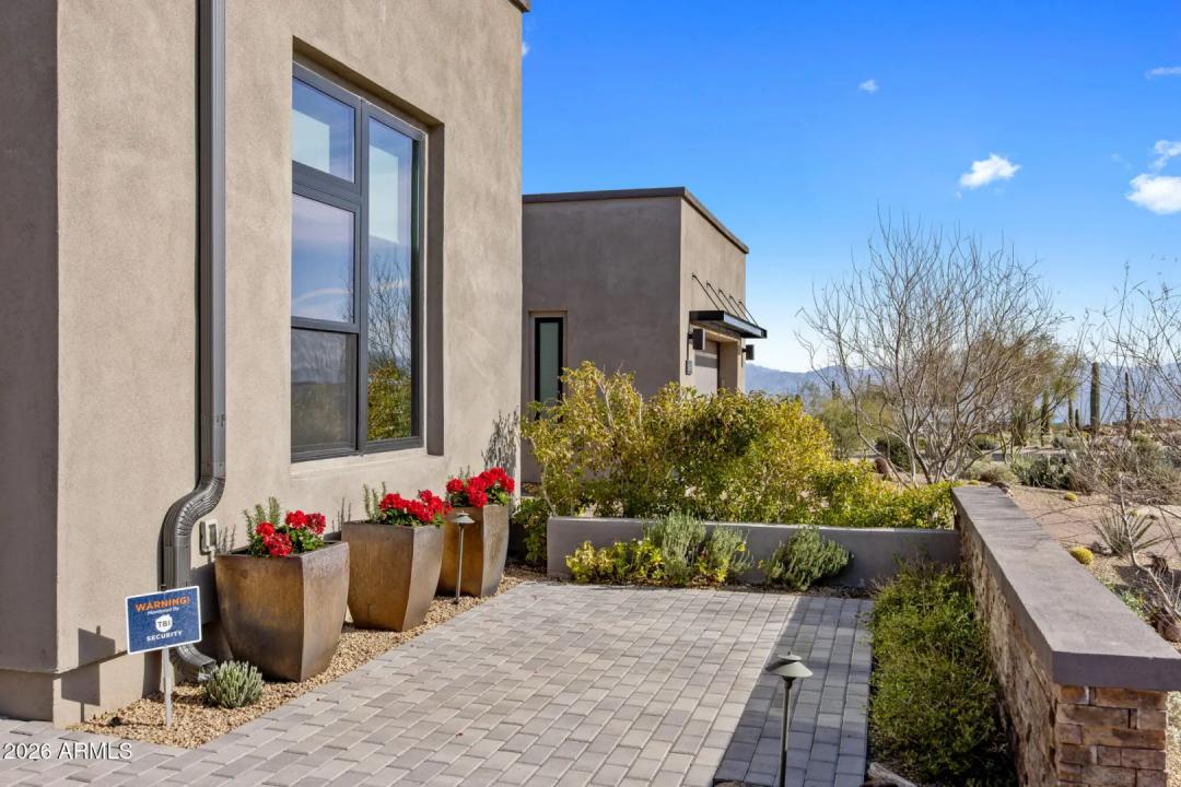 Real Estate Picture 10