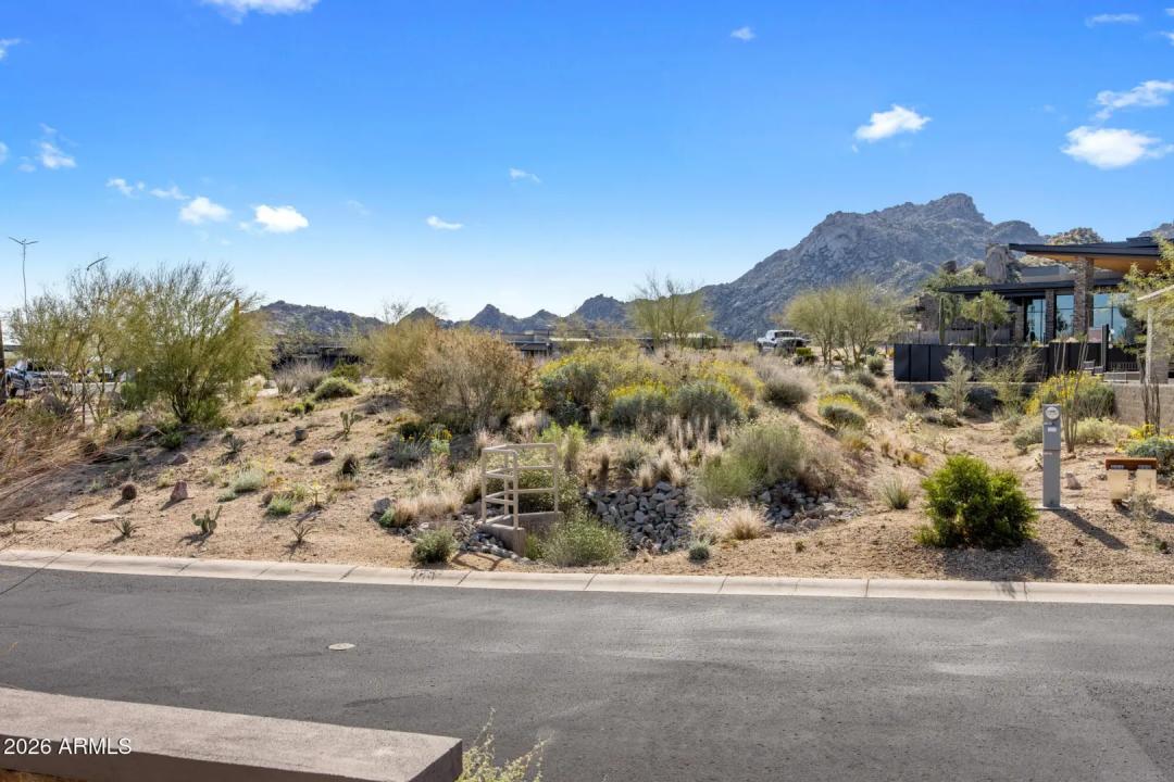 Real Estate Picture 8