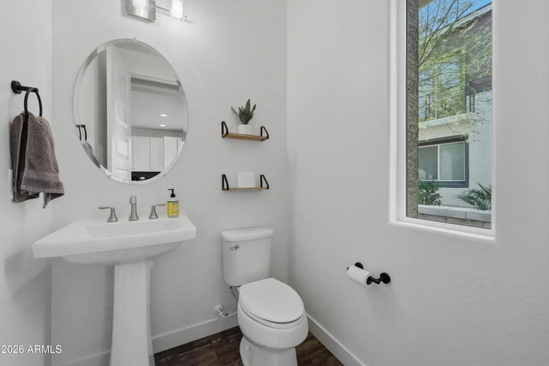 Real Estate Picture 13