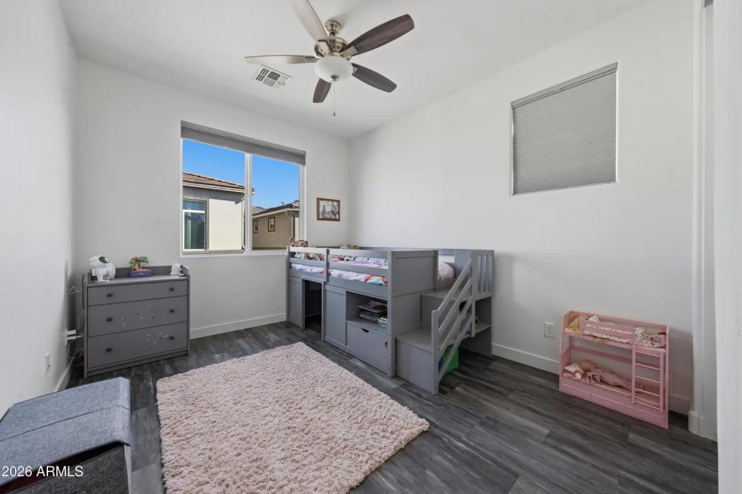 Real Estate Picture 19