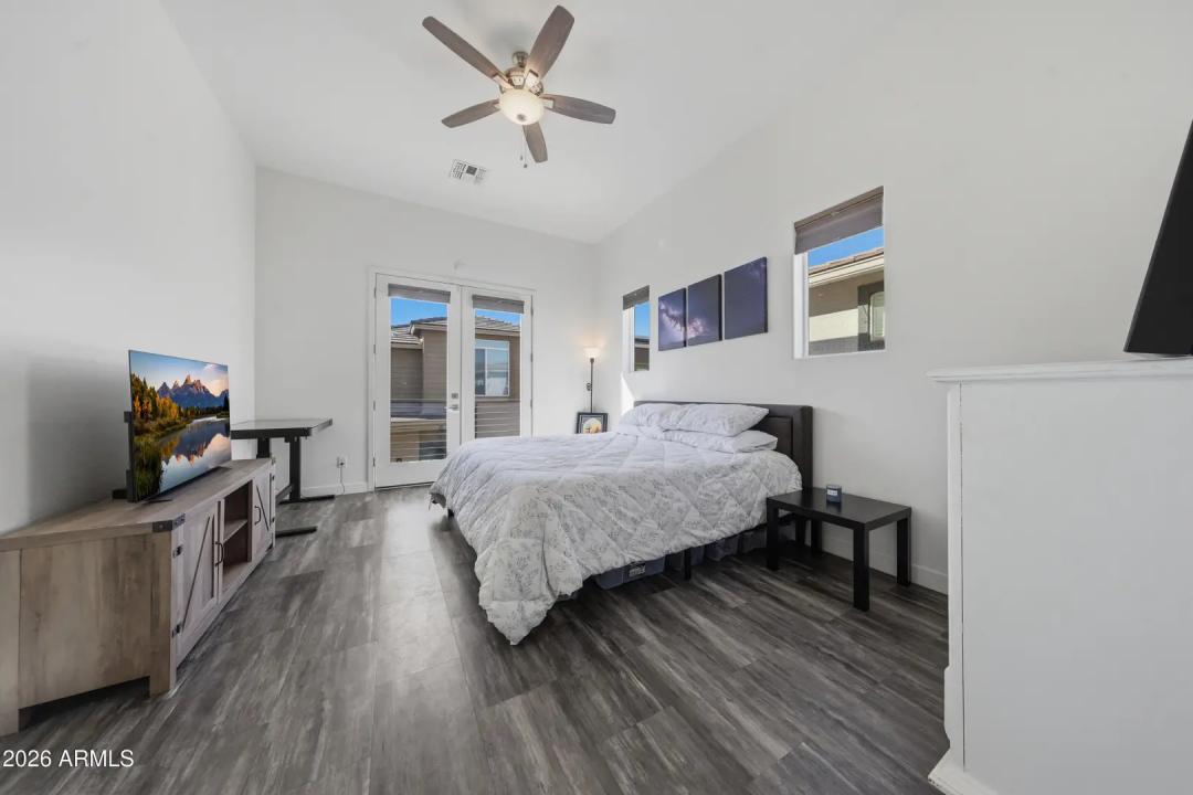 Real Estate Picture 16