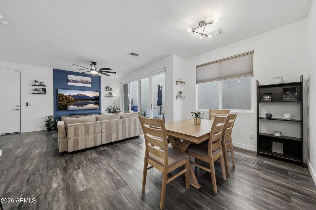 Real Estate Picture 9