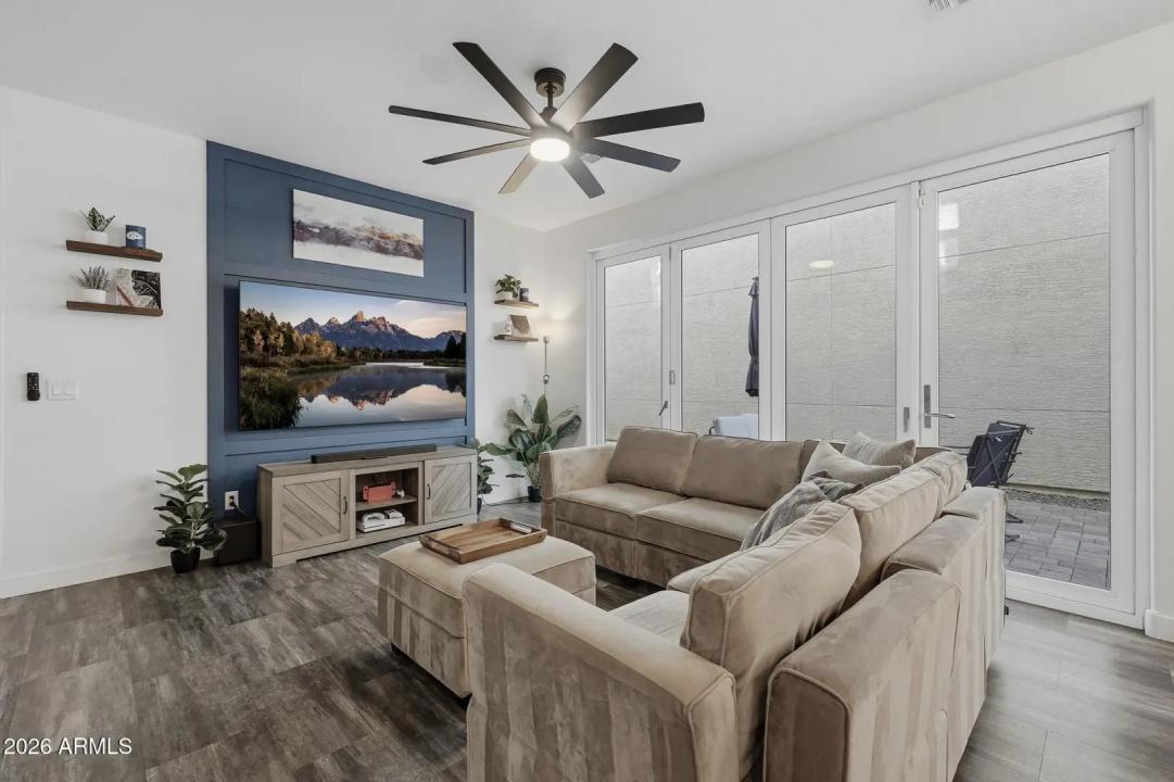 Real Estate Picture 6