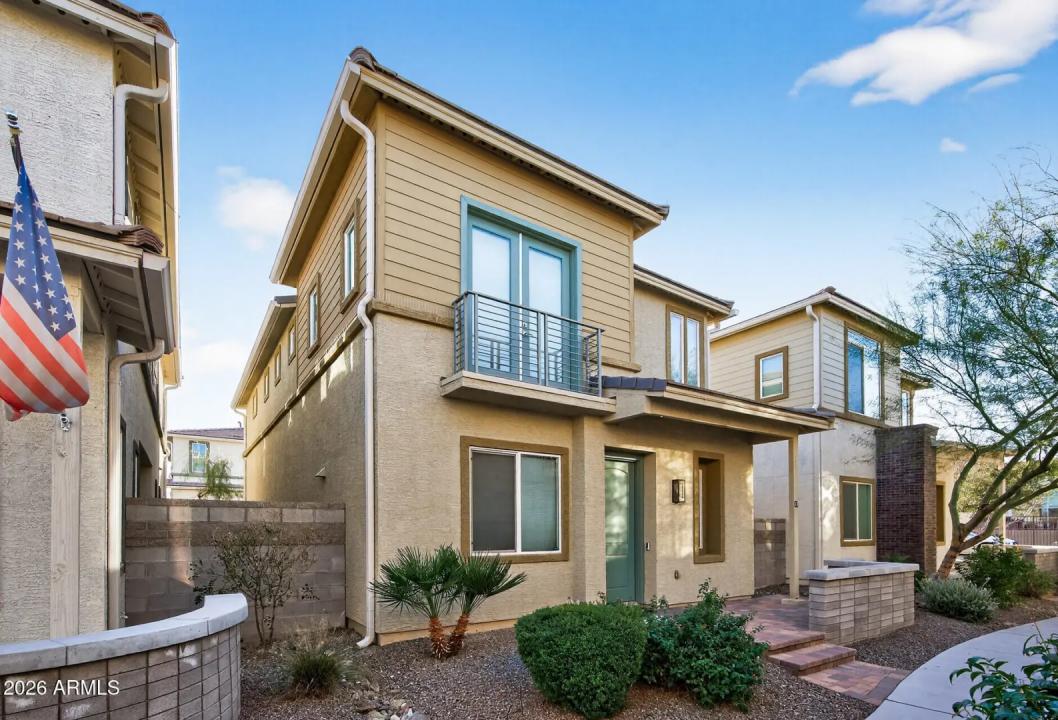 Real Estate Picture 3