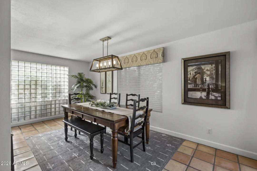 Real Estate Picture 11