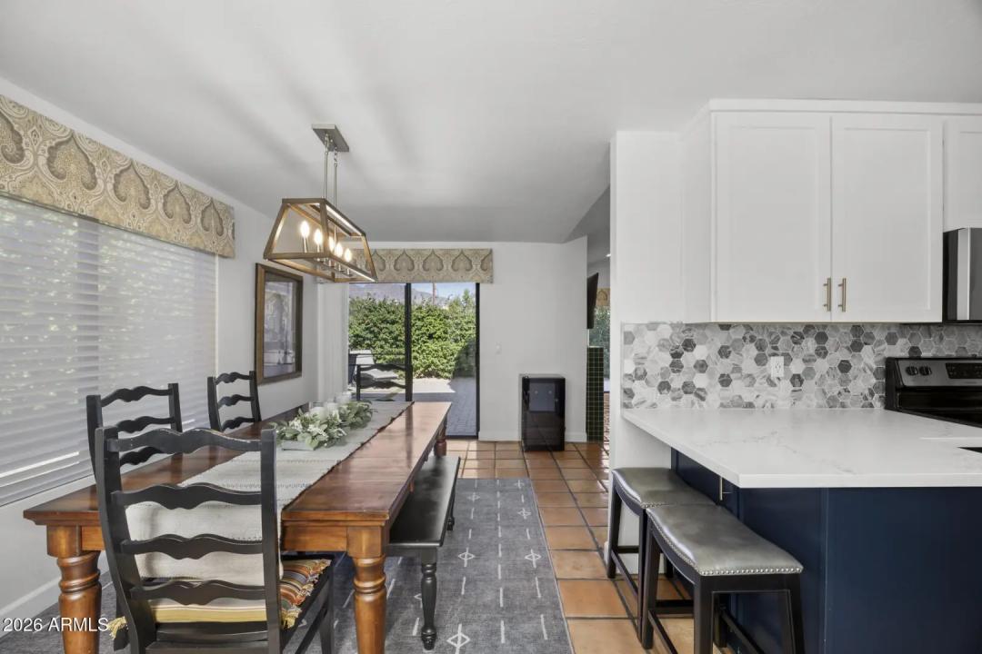 Real Estate Picture 8