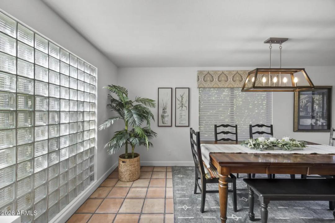 Real Estate Picture 9