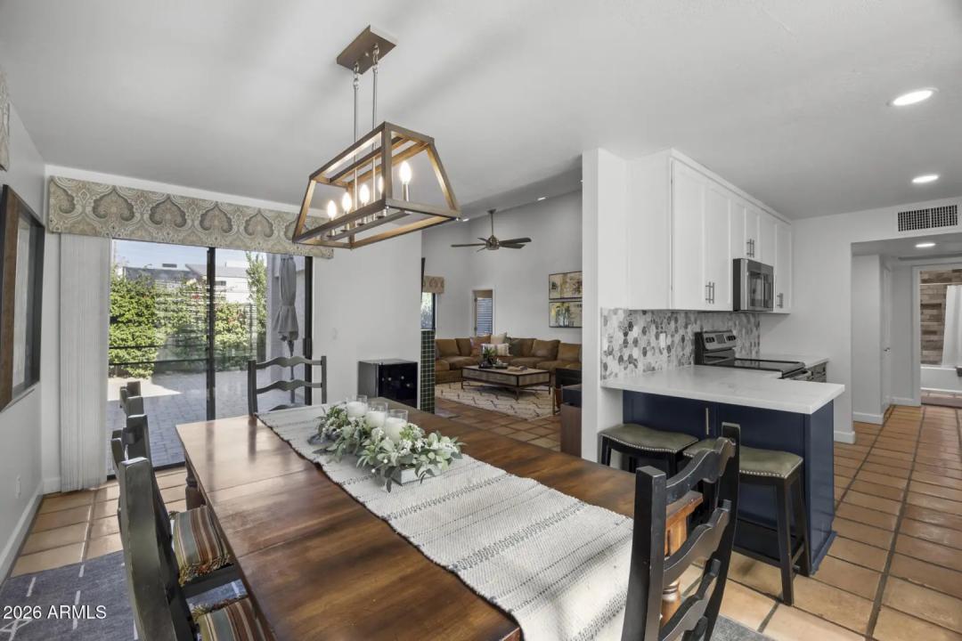 Real Estate Picture 7