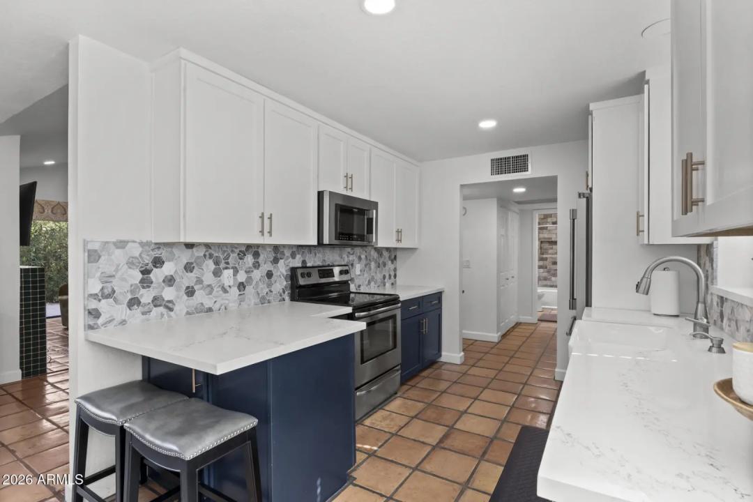 Real Estate Picture 5