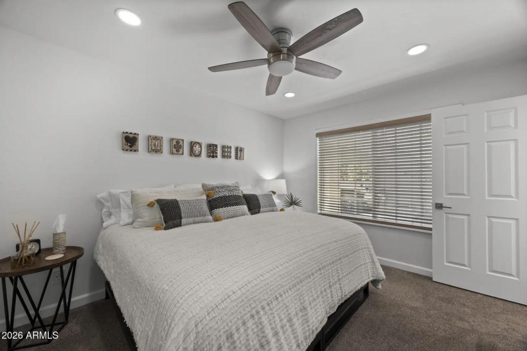 Real Estate Picture 24