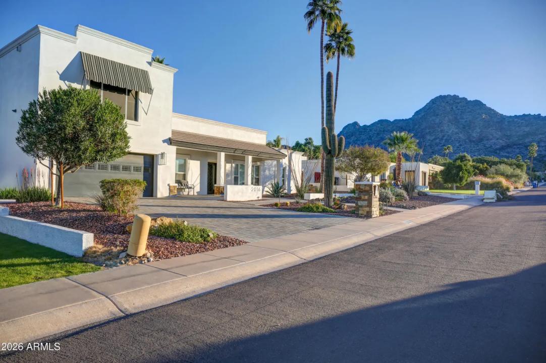 2016 E State Avenue Phoenix AZ 85020