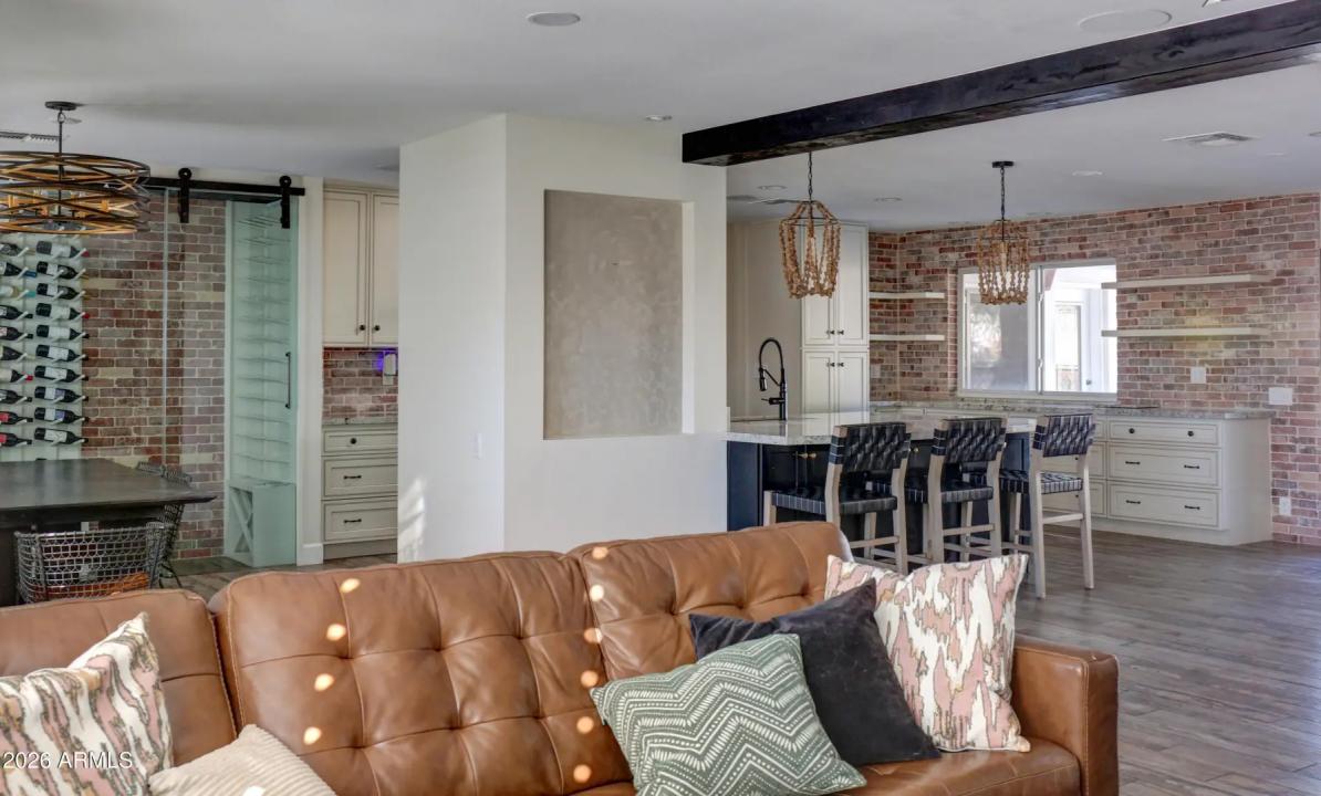 Real Estate Picture 30