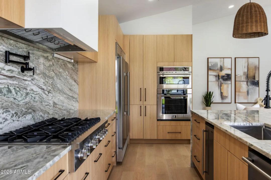 Real Estate Picture 5