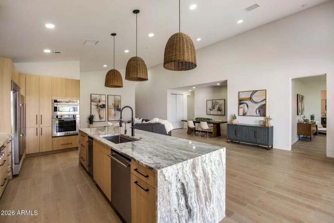 Real Estate Picture 6