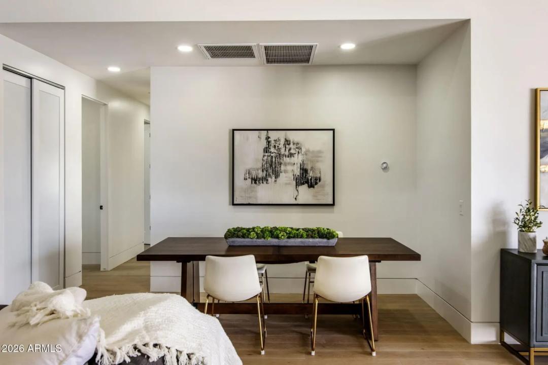 Real Estate Picture 10