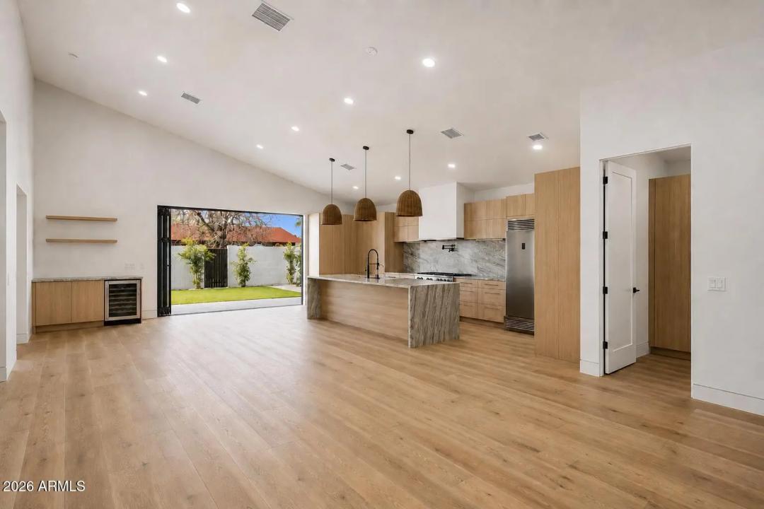 Real Estate Picture 26