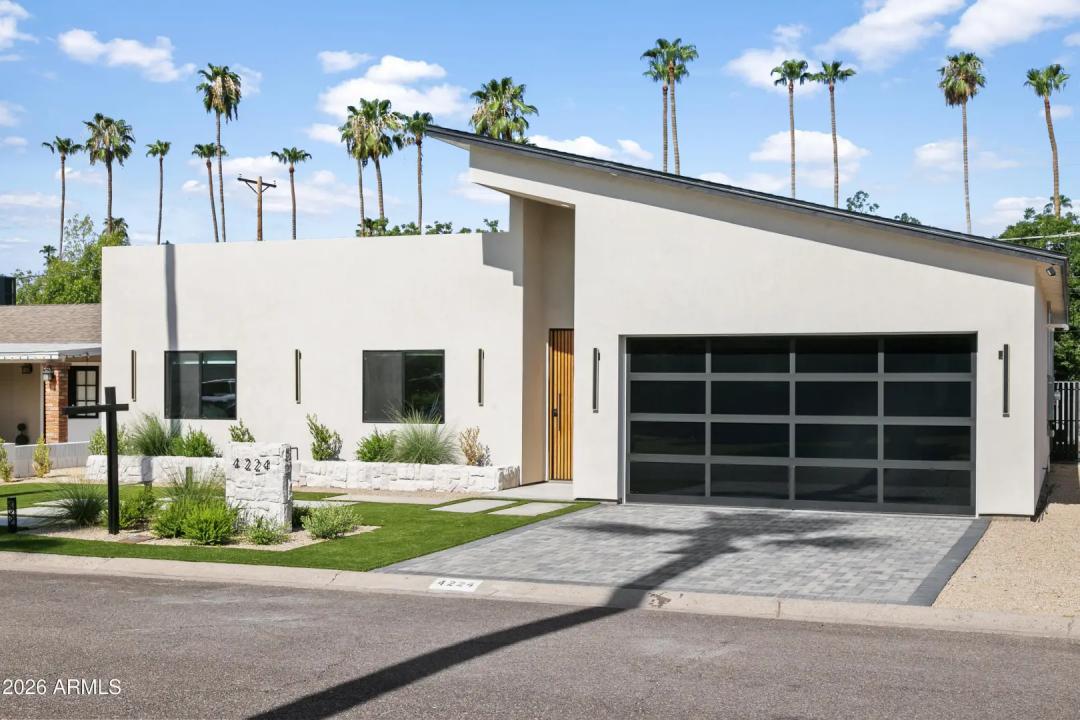 Real Estate Picture 3