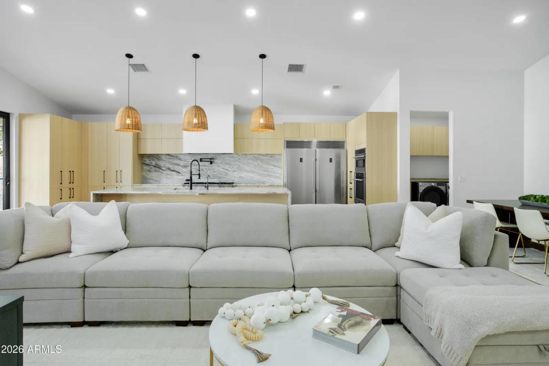 Real Estate Picture 7