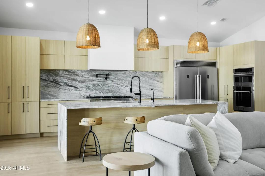 Real Estate Picture 8