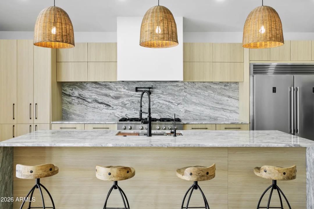 Real Estate Picture 11