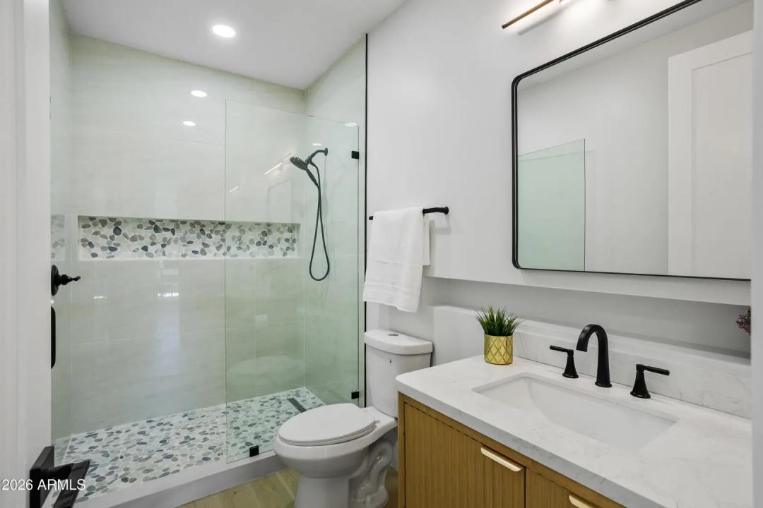 Real Estate Picture 28